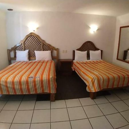 Hotel Omni Morelia Buitenkant foto