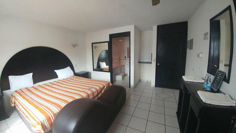 Hotel Omni Morelia Buitenkant foto