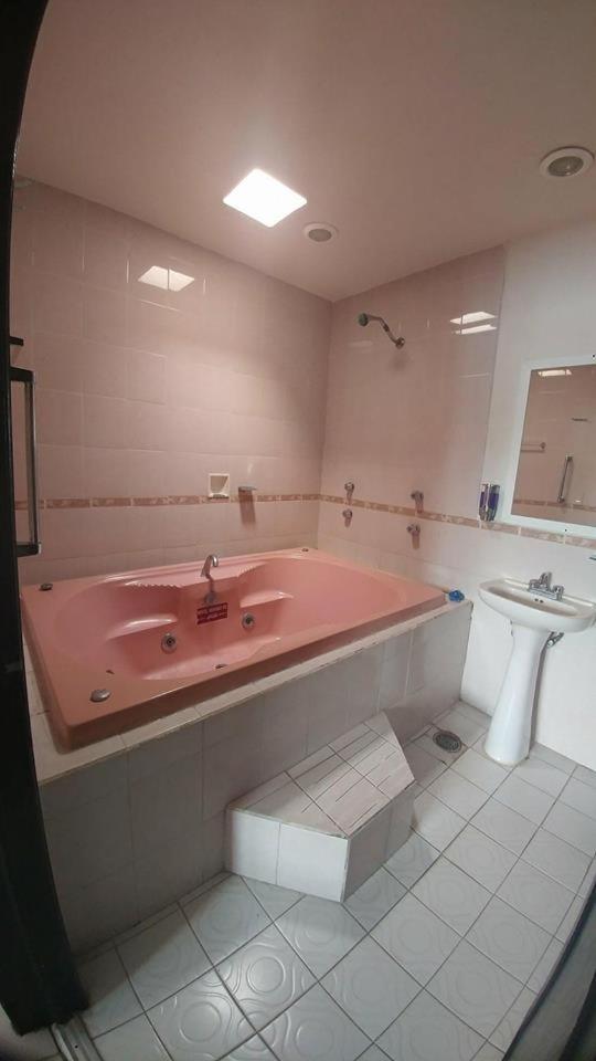 Hotel Omni Morelia Buitenkant foto